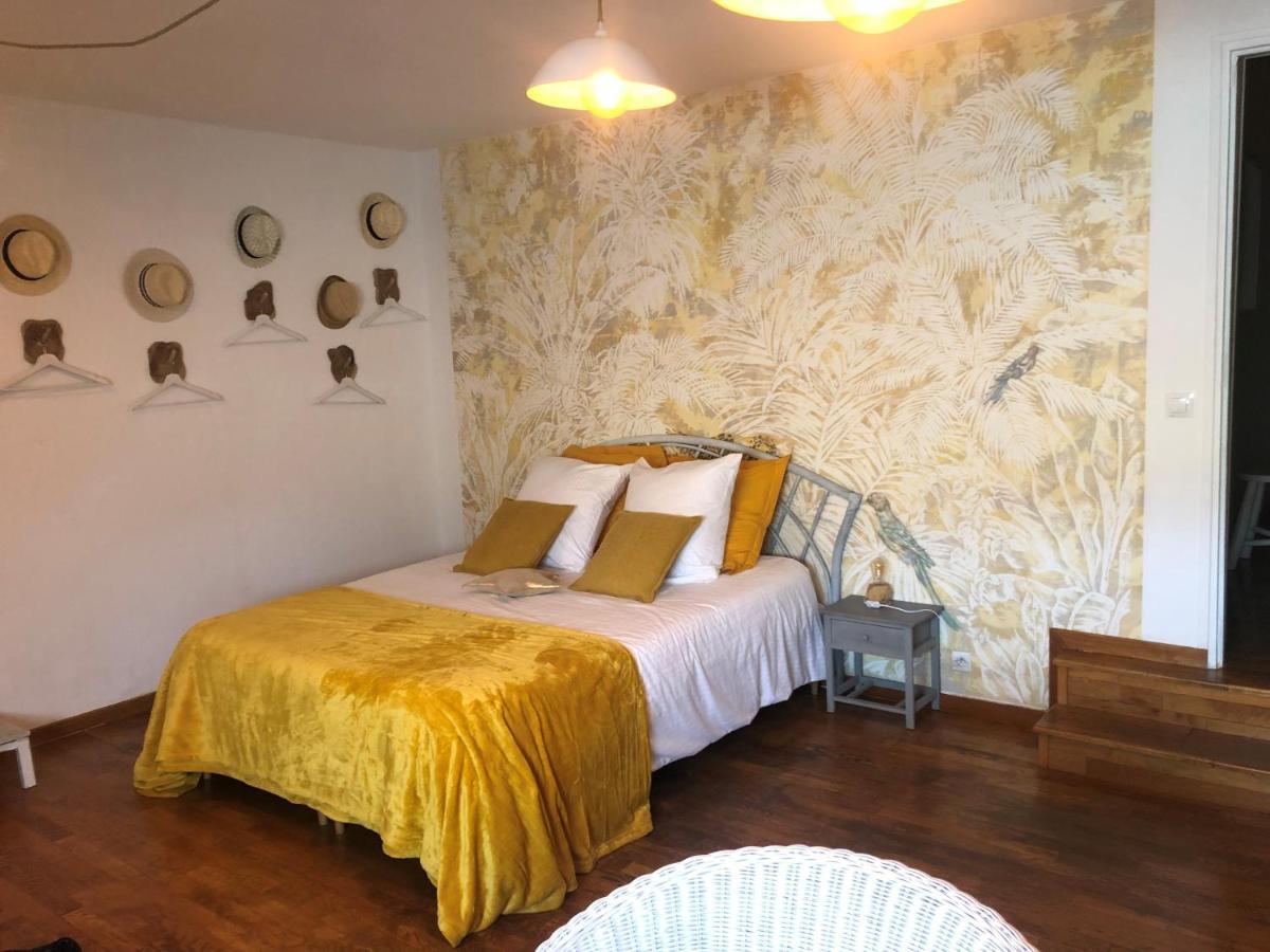 Grande Chambre Familiale Jaune Tout Bonnement Bien Putot-en-Auge Bagian luar foto