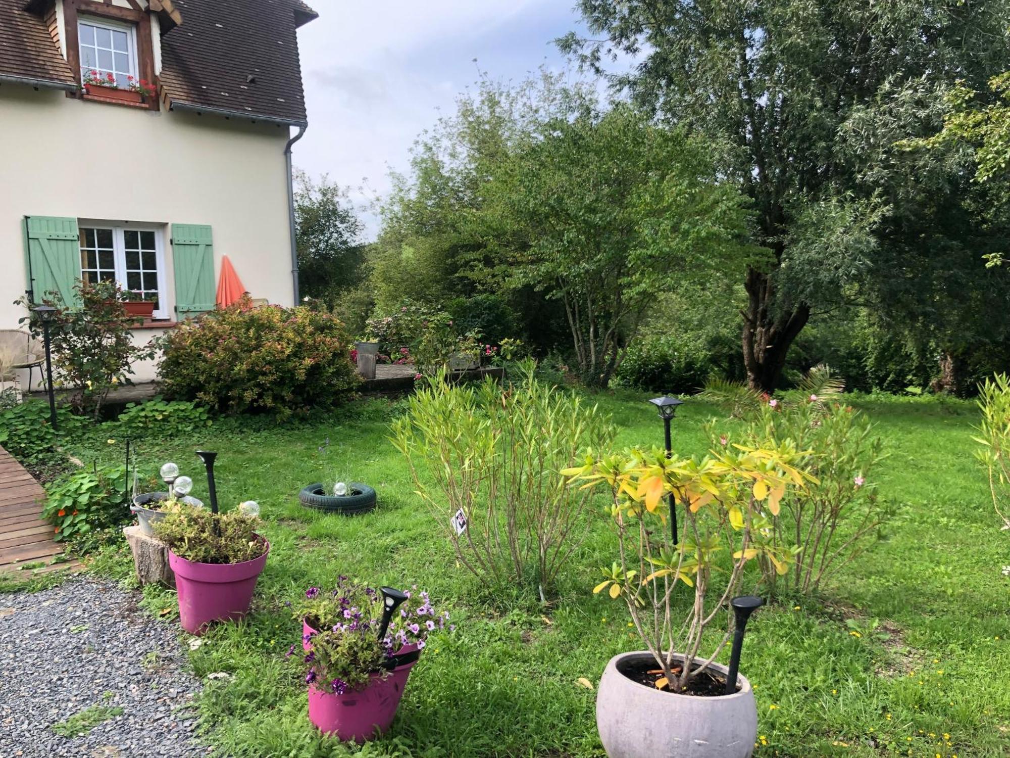 Grande Chambre Familiale Jaune Tout Bonnement Bien Putot-en-Auge Bagian luar foto